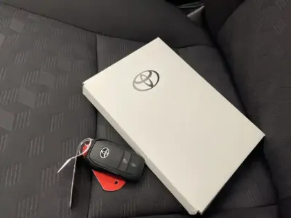 Photo 16 Toyota Yaris Hybride 116h Dynamic