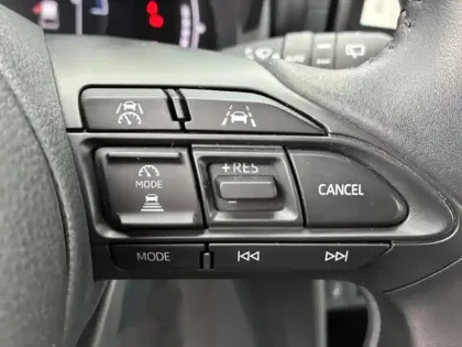 Photo 21 Toyota Yaris Hybride 130h Design