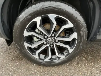 Photo 8 Toyota Yaris Hybride 130h Design