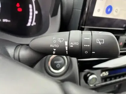 Photo 20 Toyota Yaris Hybride 130h Design