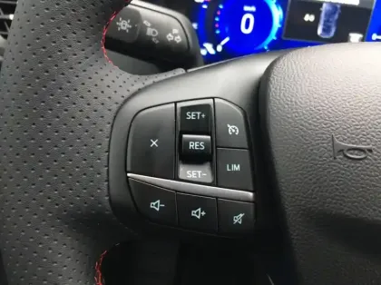 Photo 15 Ford Kuga 2.5 Duratec 190ch FHEV E85 ST-Line BVA