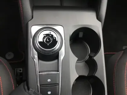 Photo 7 Ford Kuga 2.5 Duratec 190ch FHEV E85 ST-Line BVA