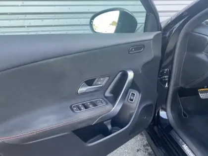 Photo 16 Mercedes Classe A 250 e AMG Line