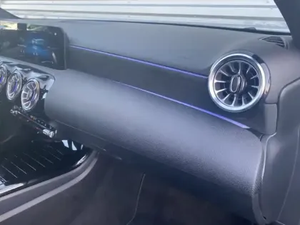 Photo 10 Mercedes Classe A 250 e AMG Line