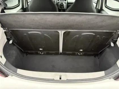 Photo 9 Toyota Aygo 1.0 VVT-i x-play 72 ch