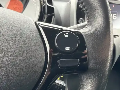 Photo 13 Toyota Aygo 1.0 VVT-i x-play 72 ch