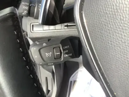 Photo 22 Peugeot 3008 Hybrid 136 e-DCS6 GT