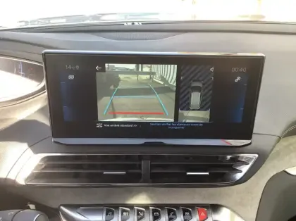 Photo 18 Peugeot 3008 Hybrid 136 e-DCS6 GT