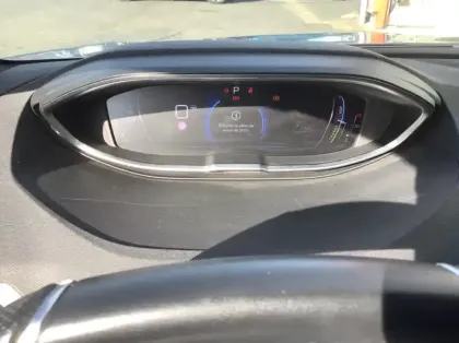 Photo 13 Peugeot 3008 Hybrid 136 e-DCS6 GT