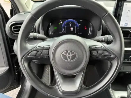 Photo 20 Toyota Yaris Hybride 116h Dynamic