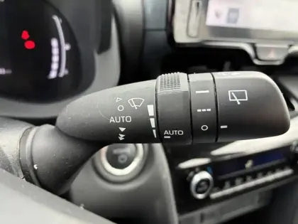 Photo 22 Toyota Yaris Hybride 116h Dynamic