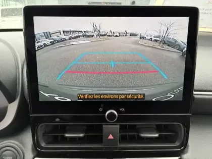 Photo 11 Toyota Yaris Hybride 130h Design