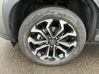 Photo 8 Toyota Yaris Hybride 130h Design