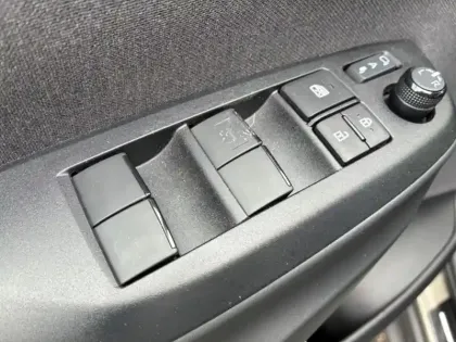 Photo 23 Toyota Yaris Hybride 130h Design