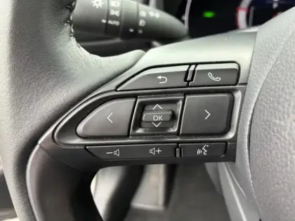 Photo 20 Toyota Yaris Hybride 130h Design