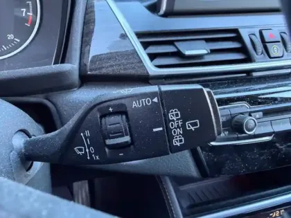 Photo 11 BMW Serie 2 ActiveTourer 218i 136ch Luxury Edition Hello Future + Sièges chauffants