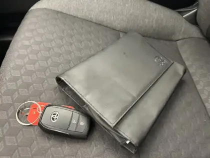 Photo 14 Toyota Yaris Hybride 116h Dynamic