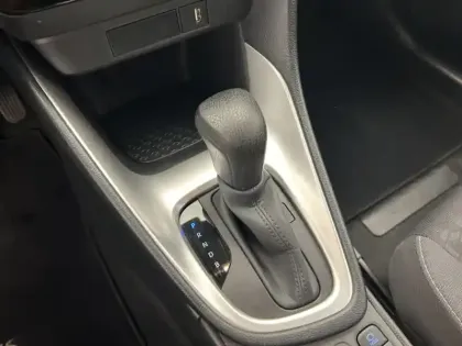 Photo 15 Toyota Yaris Hybride 116h Dynamic