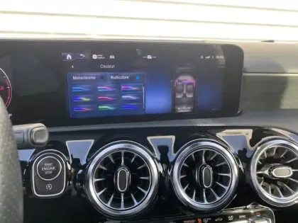 Photo 15 Mercedes Classe A 200 d AMG Line