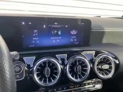 Photo 13 Mercedes Classe A 200 d AMG Line