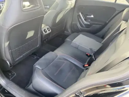 Photo 10 Mercedes Classe A 200 d AMG Line