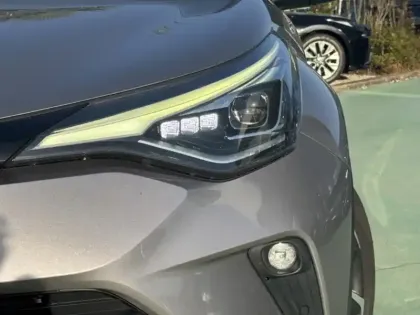 Photo 23 Toyota C-HR 2.0 Hybride 184 Graphic