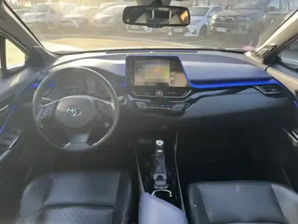 Photo 10 Toyota C-HR 2.0 Hybride 184 Graphic