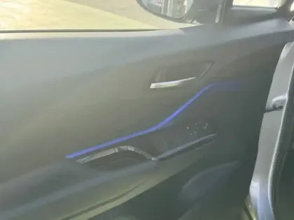 Photo 18 Toyota C-HR 2.0 Hybride 184 Graphic