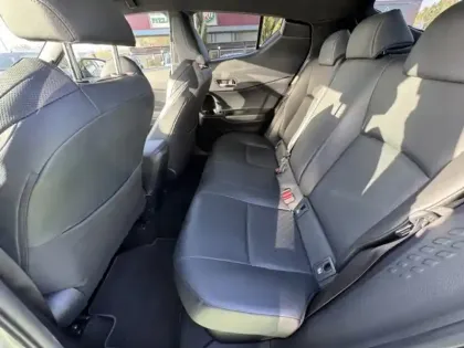 Photo 15 Toyota C-HR 2.0 Hybride 184 Graphic