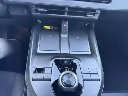 Photo 15 Toyota C-HR Design Grande Autonomie 77 kWh 224ch +