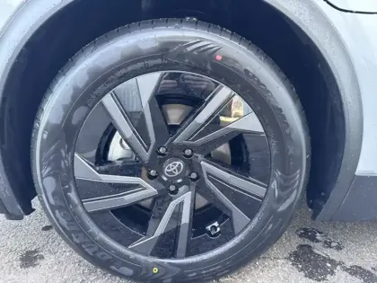 Photo 8 Toyota C-HR Design Grande Autonomie 77 kWh 224ch +