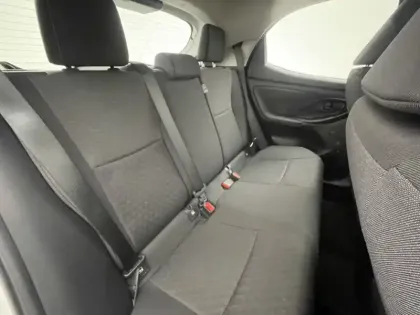 Photo 12 Toyota Yaris Hybride 116h Dynamic