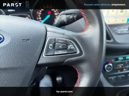 Photo 18 Ford Kuga 2.0 TDCi 150ch Stop&Start ST-Line 4x2