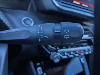 Photo 8 Peugeot 2008 Gén. II Ph1 NG Allure Business 5