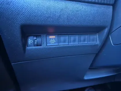 Photo 5 Peugeot 2008 Gén. II Ph1 NG Allure Business 5