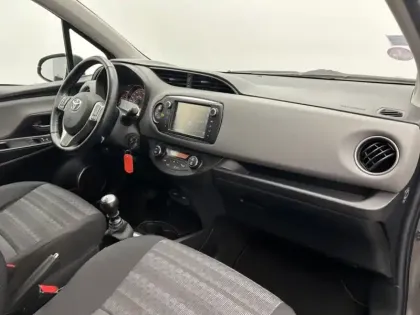 Photo 19 Toyota Yaris 100 VVT-i Dynamic