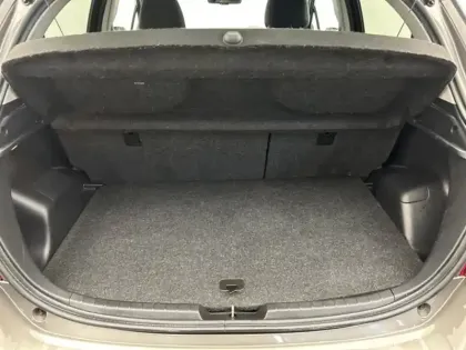 Photo 9 Toyota Yaris 100 VVT-i Dynamic