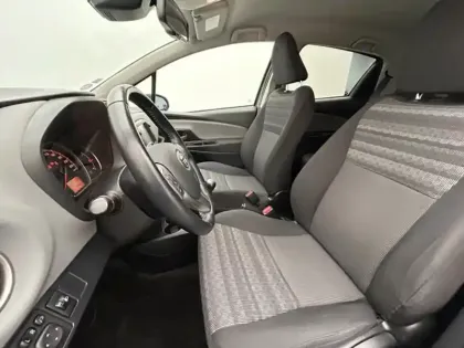 Photo 12 Toyota Yaris 100 VVT-i Dynamic