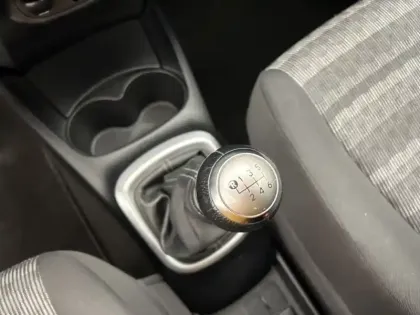 Photo 15 Toyota Yaris 100 VVT-i Dynamic