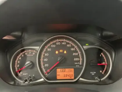 Photo 23 Toyota Yaris 100 VVT-i Dynamic