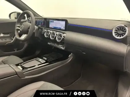 Photo 21 Mercedes Classe A 200 d AMG Line