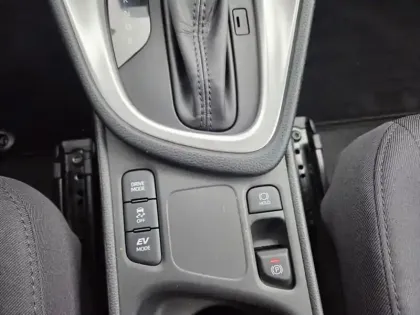 Photo 19 Toyota Yaris Hybride 116h Dynamic