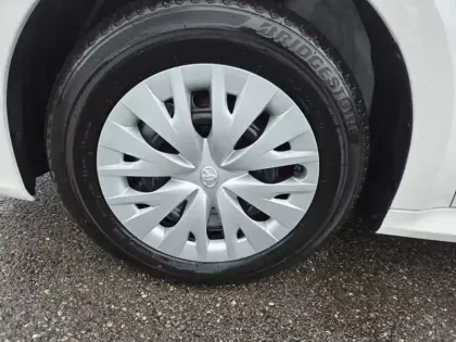 Photo 8 Toyota Yaris Hybride 116h Dynamic