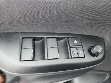 Photo 15 Toyota Yaris Hybride 116h Dynamic