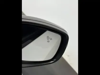 Photo 28 Peugeot 208 Gén. II Ph1 NG GT 5