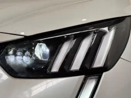 Photo 13 Peugeot 208  e- 136 GT I-Copckpit GPS Full Led Camera