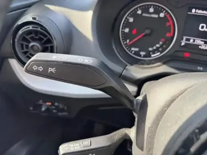 Photo 14 Audi Q2  1.4 TFSI 150ch COD Design S tronic 7