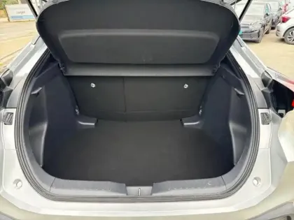 Photo 13 Toyota C-HR  1.8 Hybride 140ch Design NG23