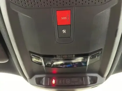 Photo 11 Peugeot 2008  1.2 PureTech 130ch S&S GT