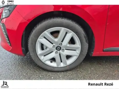 Photo 7 Renault Clio  1.6 E-Tech 145ch full hybrid Evolution - 24